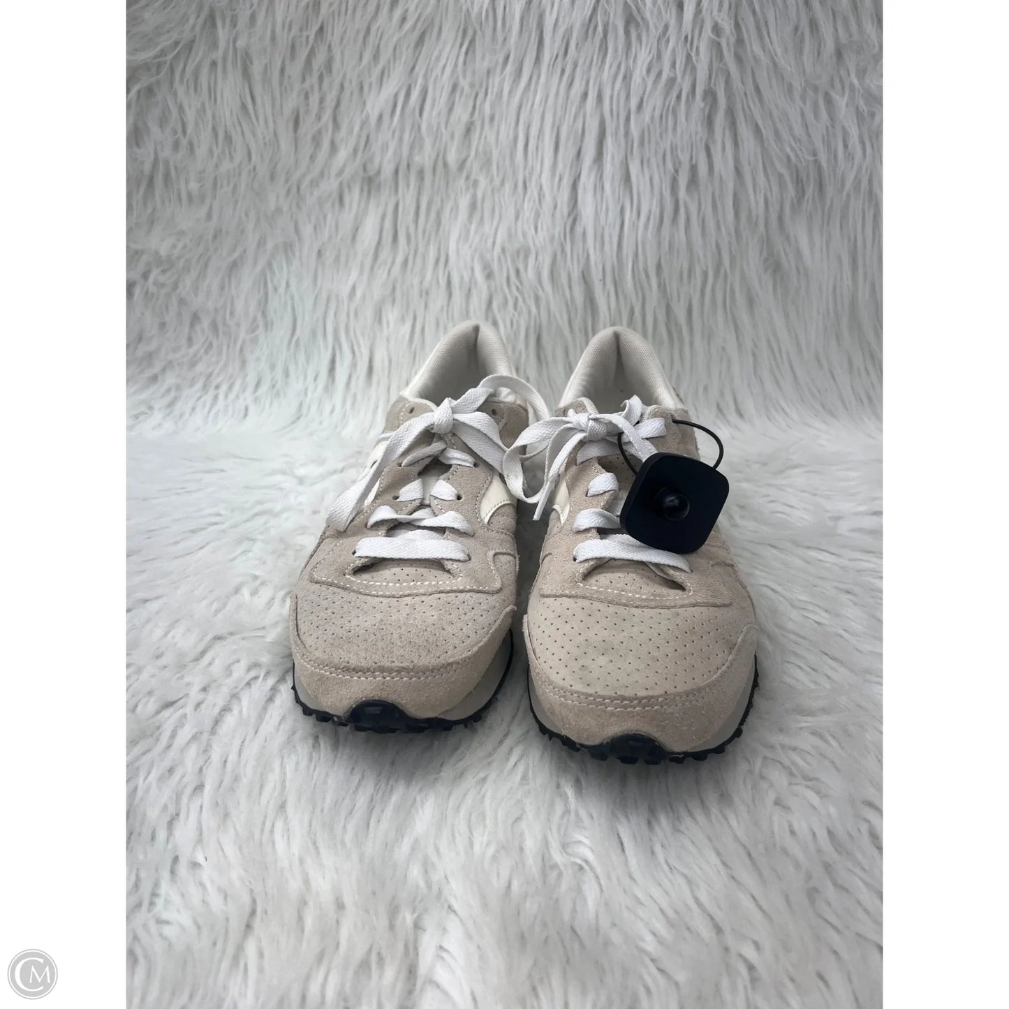 Shoes Sneakers By Saucony In Tan & White, Size: 8
