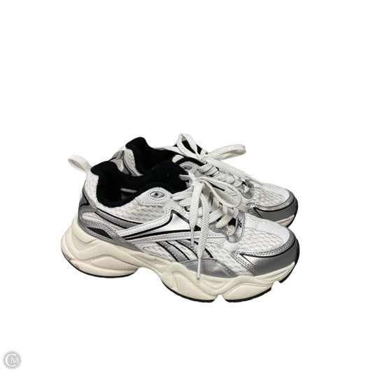 Shoes Athletic By Reebok In Grey & White, Size: 8.5