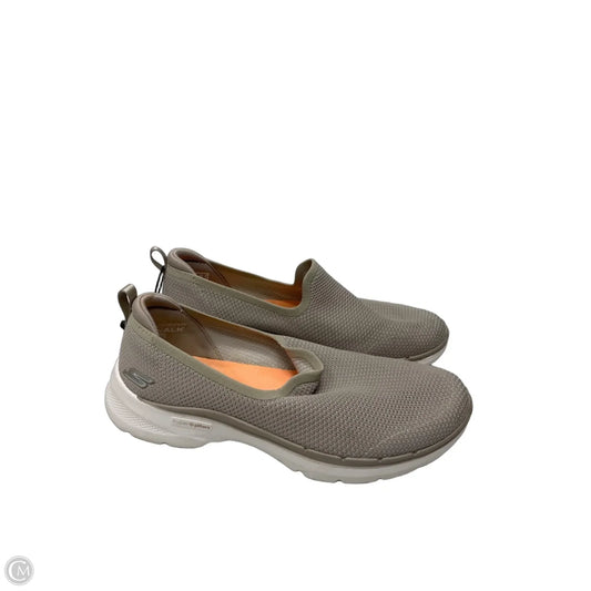 Shoes Sneakers By Skechers In Taupe, Size: 10