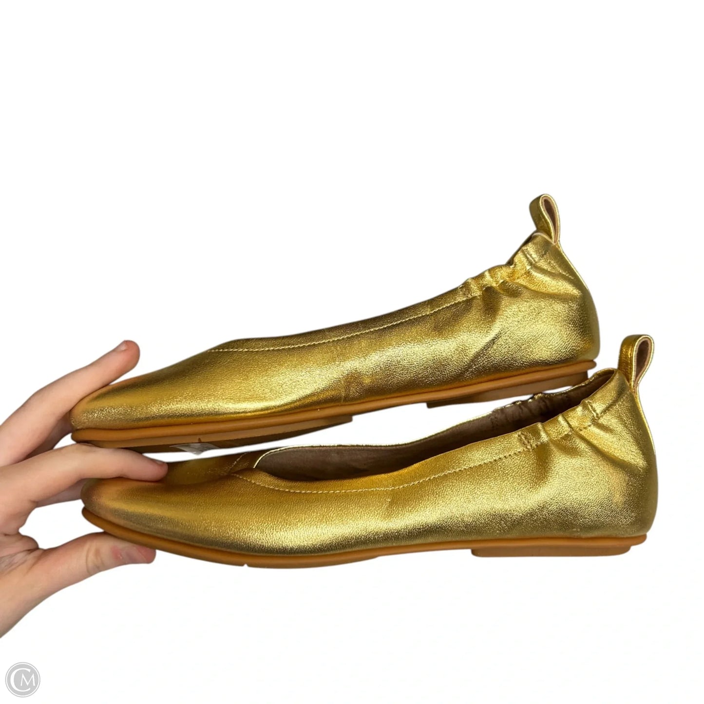 Shoes Flats By Fitflop In Gold, Size: 8