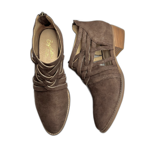 Boots Ankle Heels By Seychelles In Brown, Size: 9