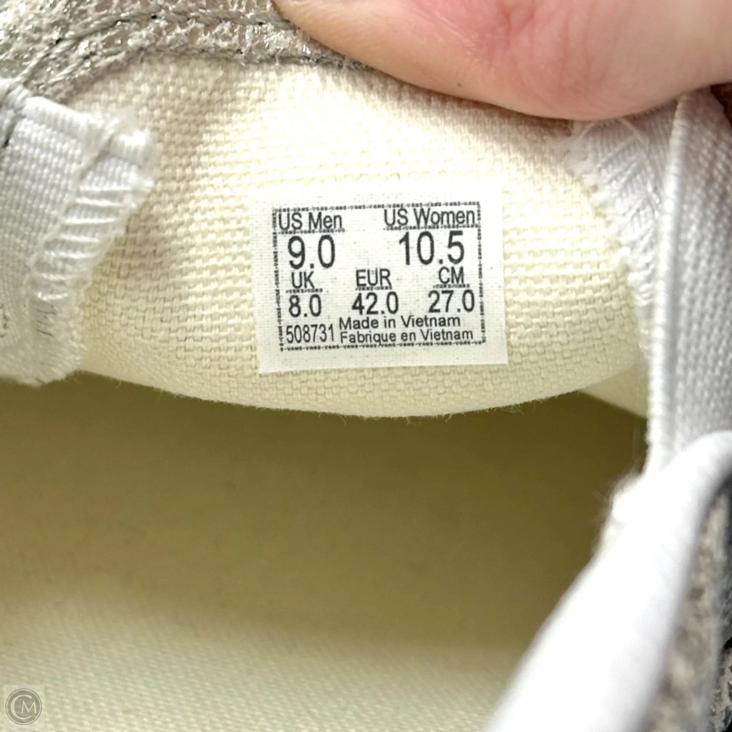 Shoes Sneakers By Vans In Gold, Size: 10.5