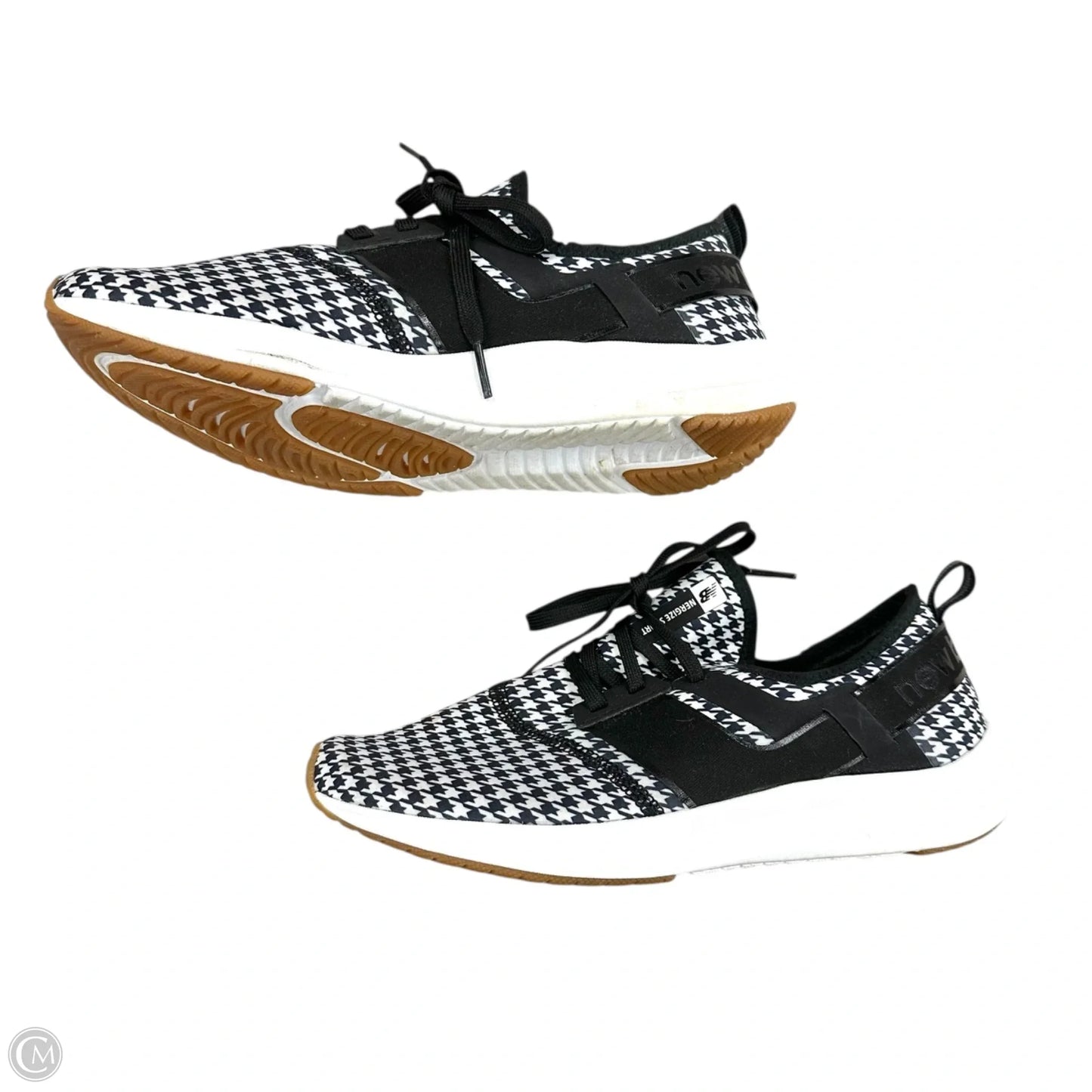 Shoes Athletic By New Balance In Black & White, Size: 10