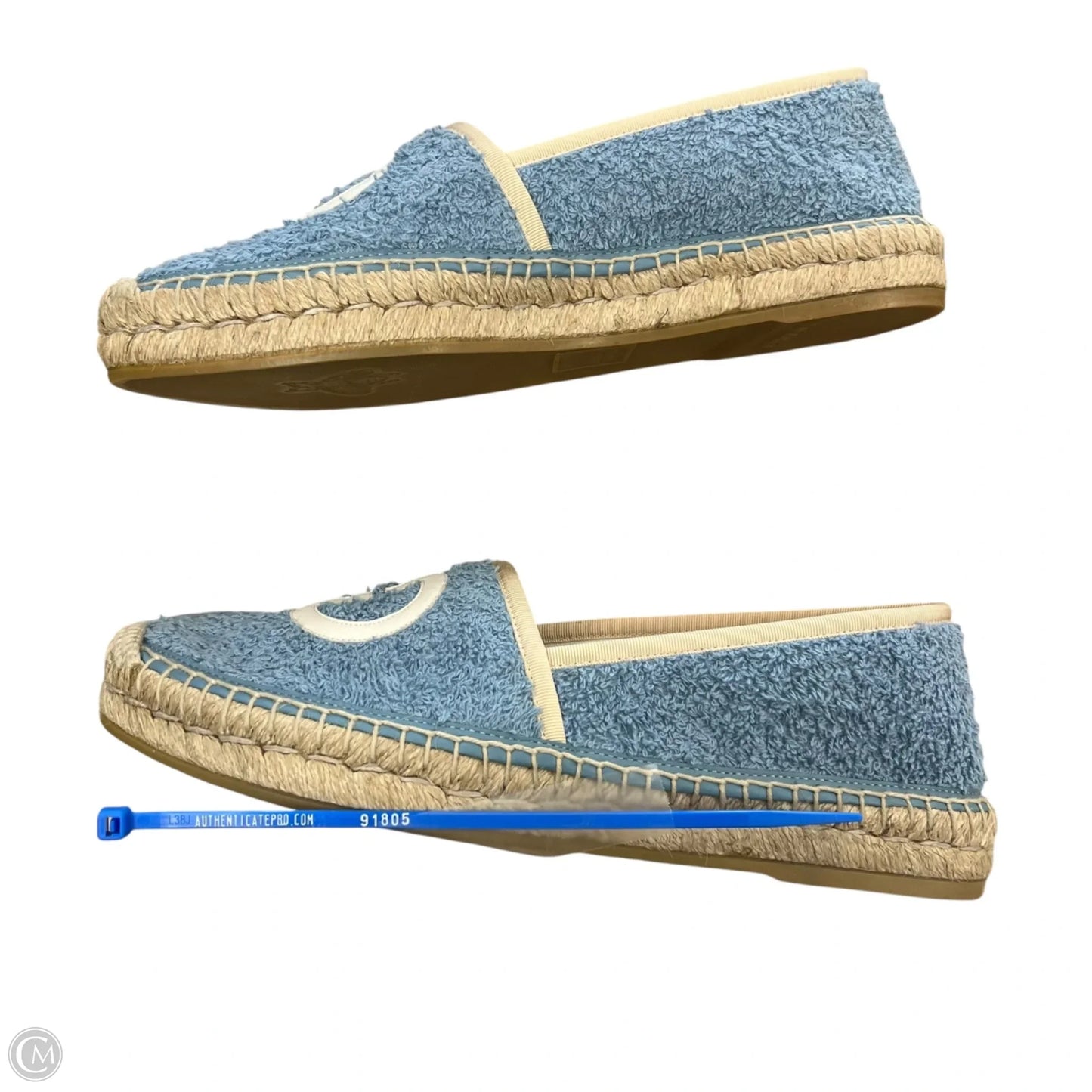 Shoes Luxury Designer By Gucci In Blue & Cream, Size: 8.5