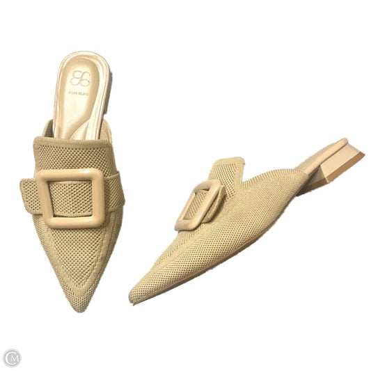 Shoes Flats By Cosy Island In Tan, Size: 6