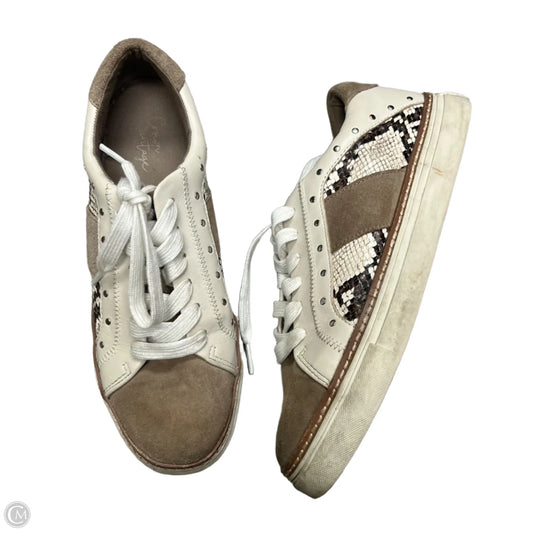 Shoes Sneakers By Crown Vintage In Tan, Size: 8.5