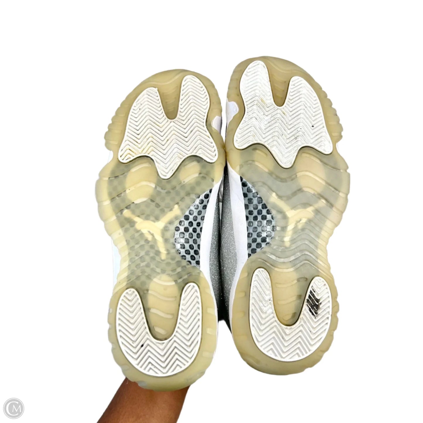 Shoes Sneakers By Nike In Silver & White, Size: 11