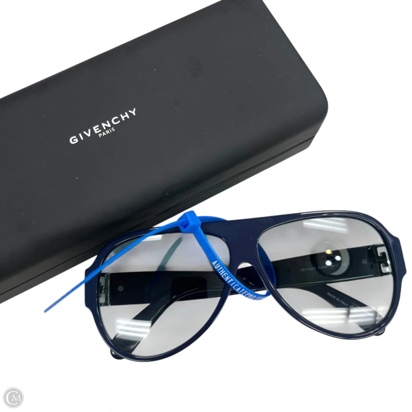 Sunglasses Luxury Designer By Givenchy, Size: Medium