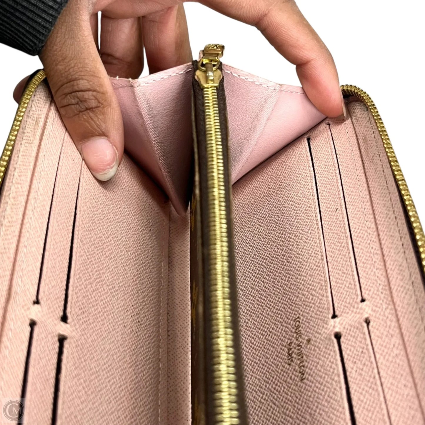 Wallet Luxury Designer By Louis Vuitton, Size: Medium