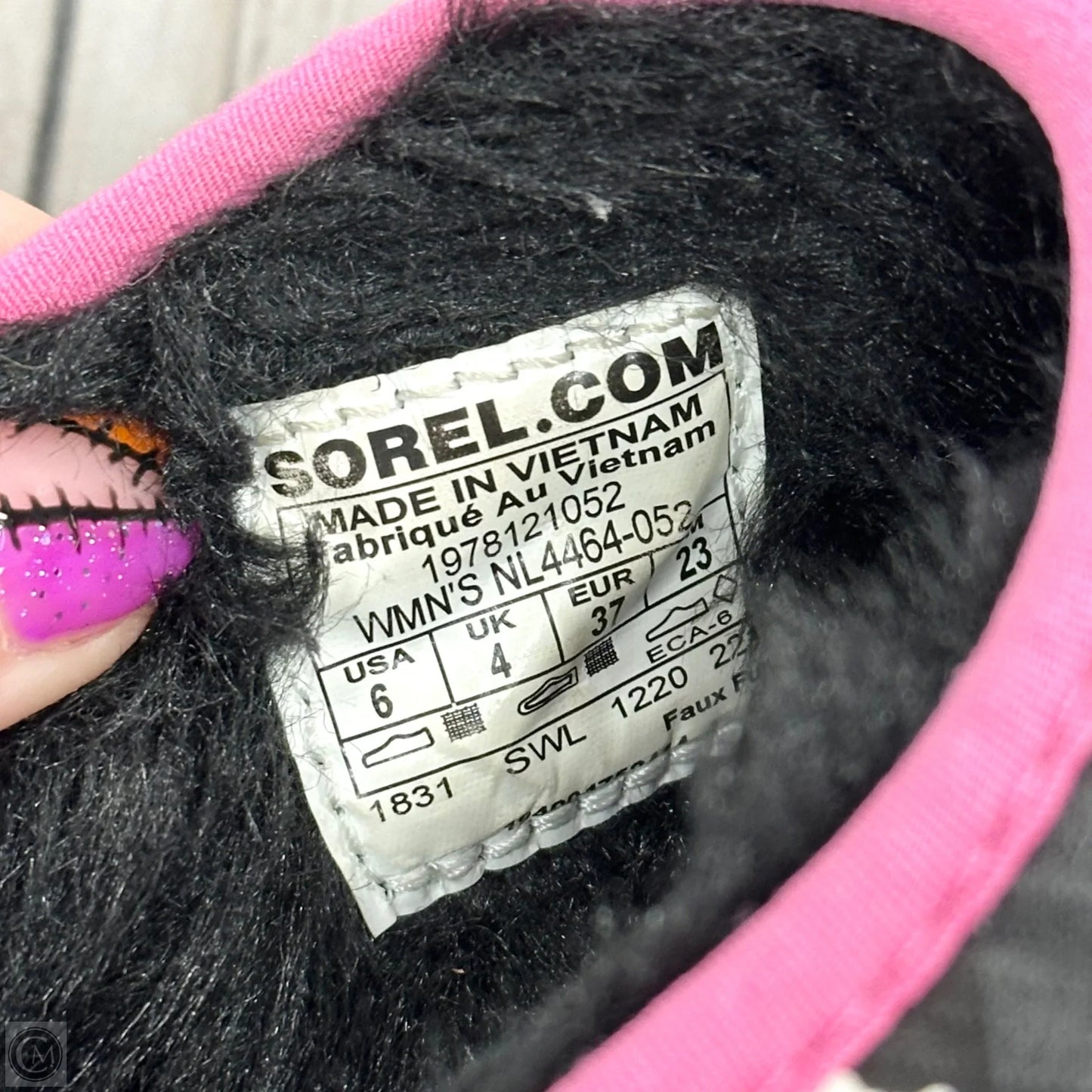 Slippers By Sorel In Black & White, Size: 6