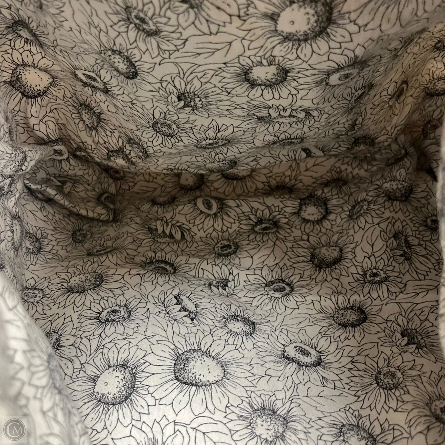 Tote, Size: Medium