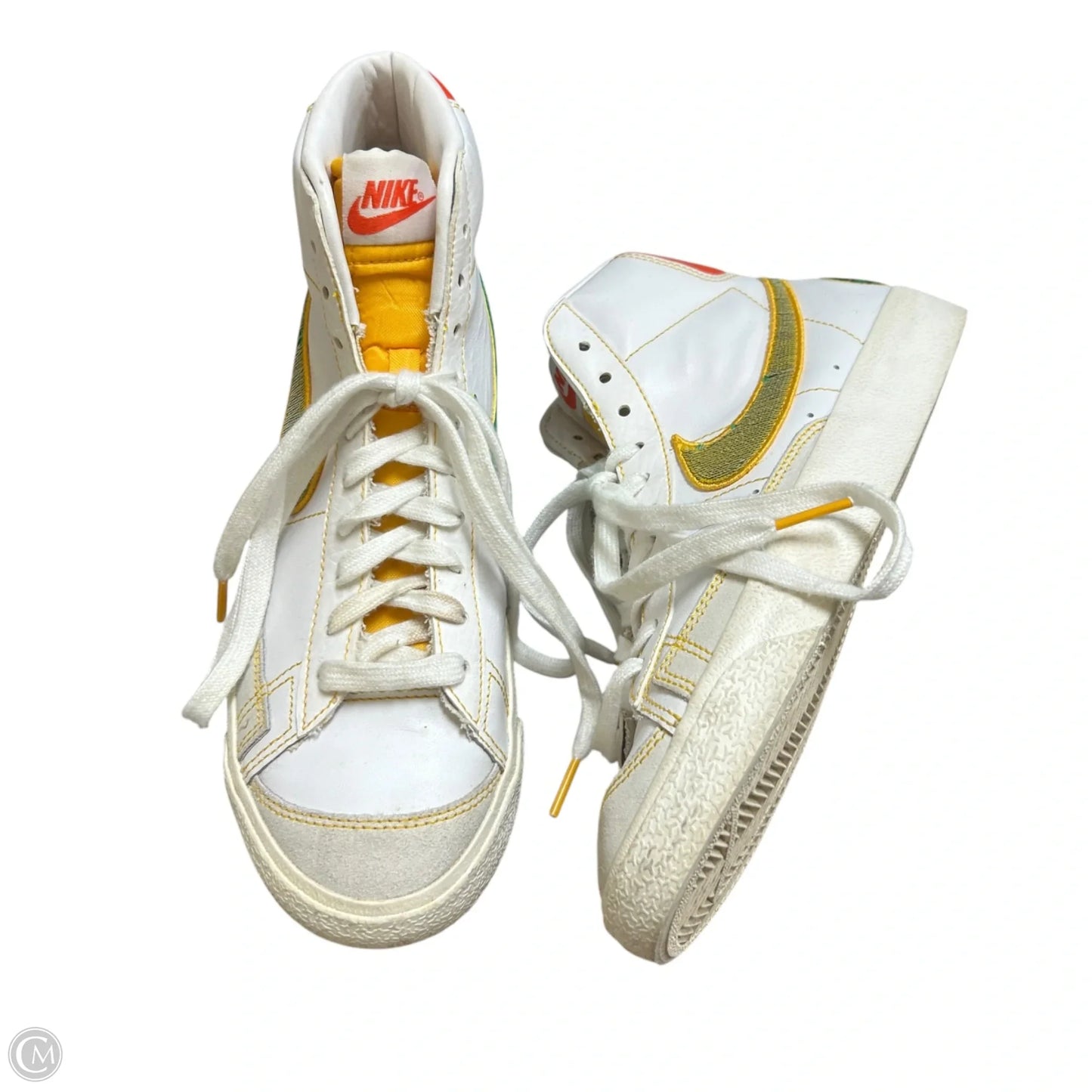 Shoes Sneakers By Nike In White & Yellow, Size: 9