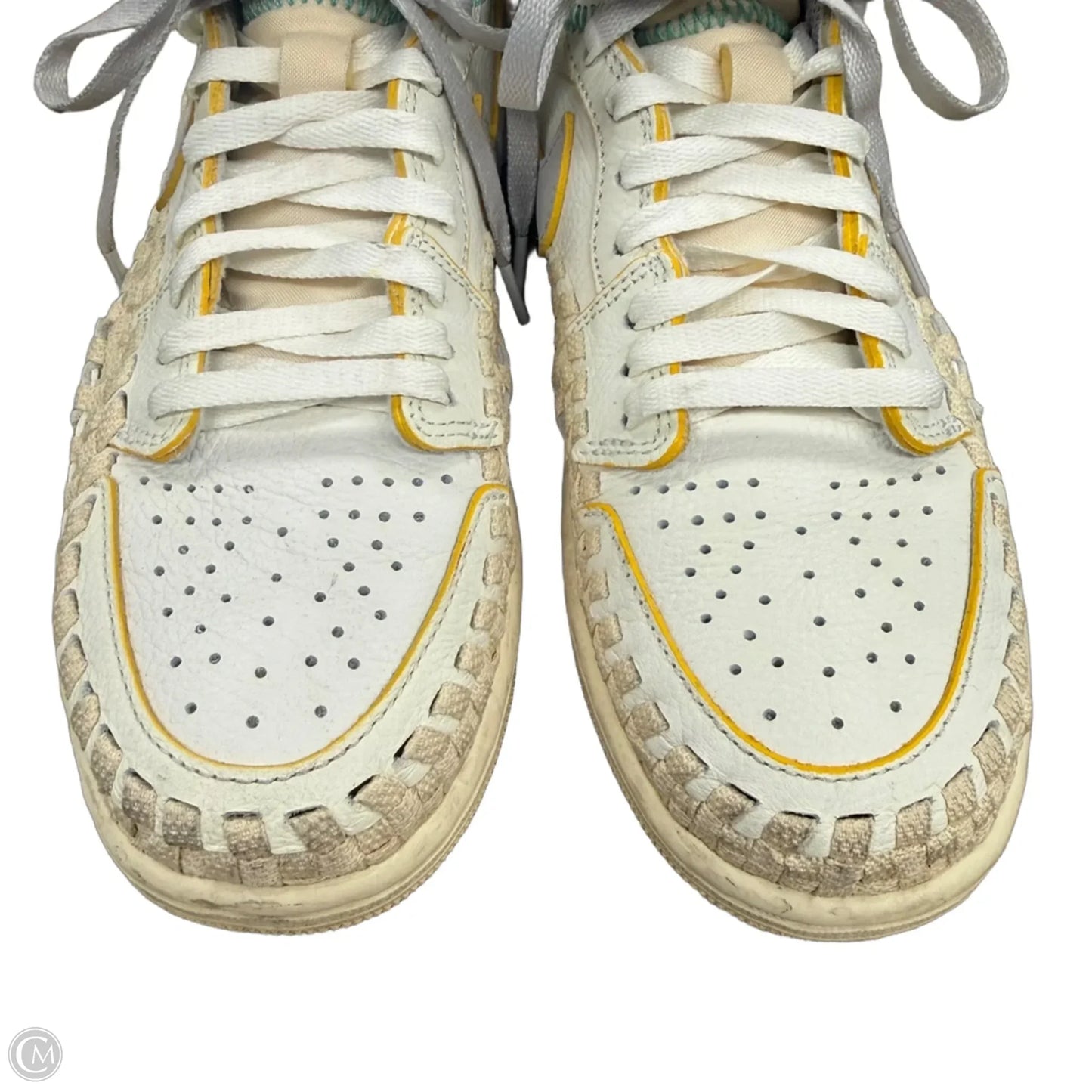 Shoes Sneakers By Nike In Tan & White, Size: 10