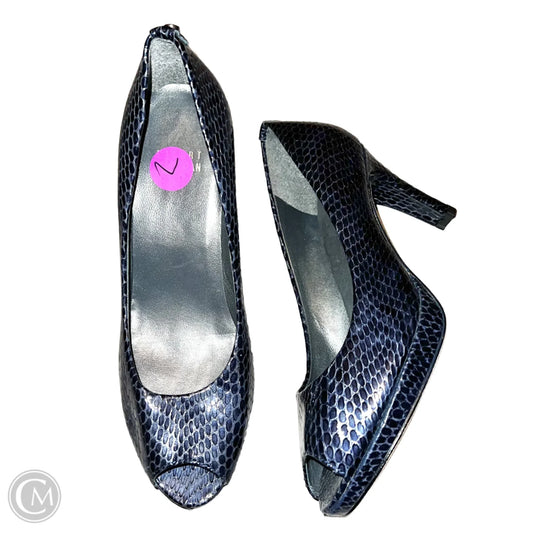 Shoes Designer By Stuart Weitzman In Blue, Size: 7