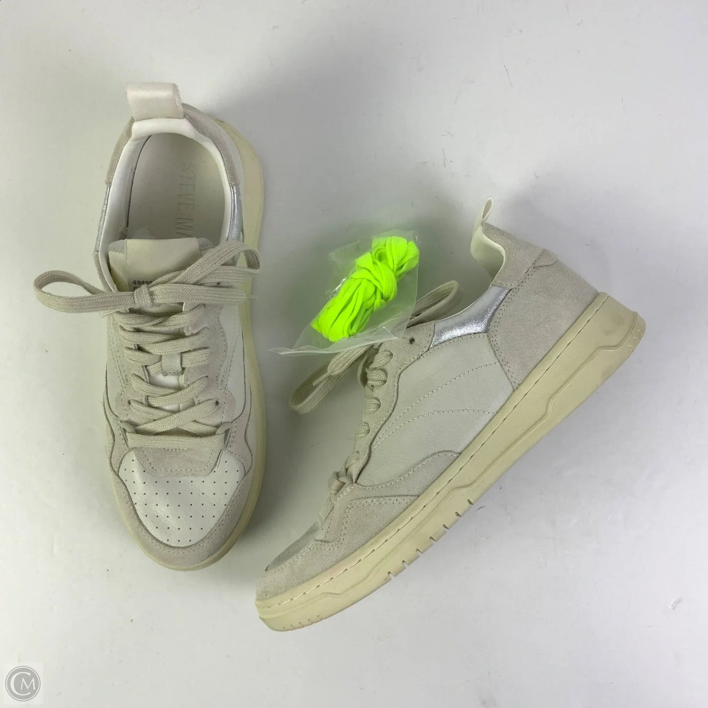 Shoes Sneakers By Steve Madden In Cream, Size: 10