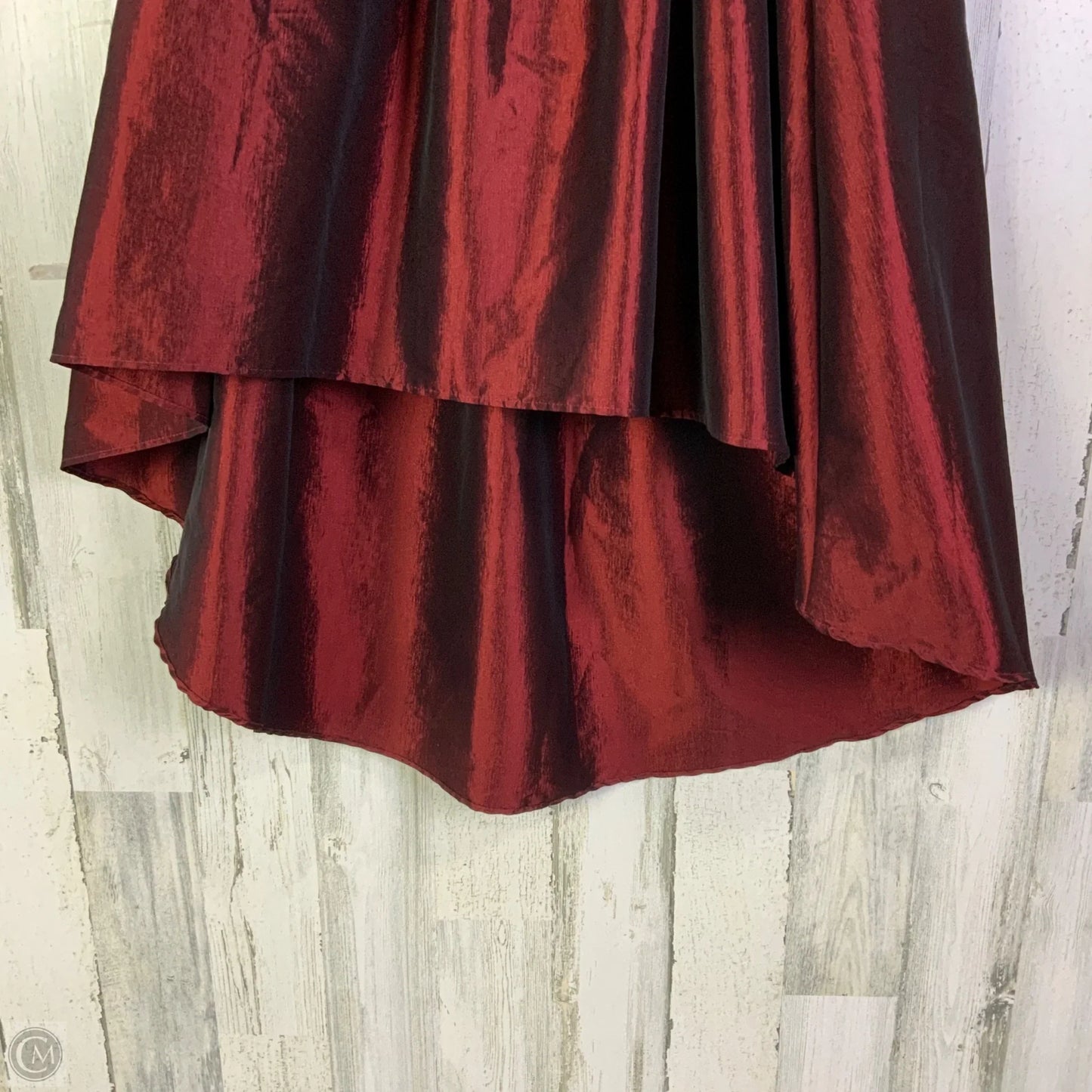 Skirt Midi By Clothes Mentor In Red, Size: 12