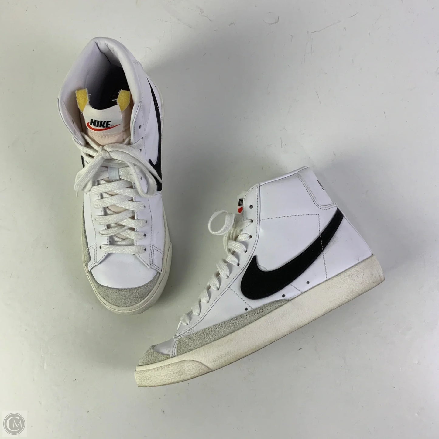 Shoes Sneakers By Nike In White, Size: 8.5