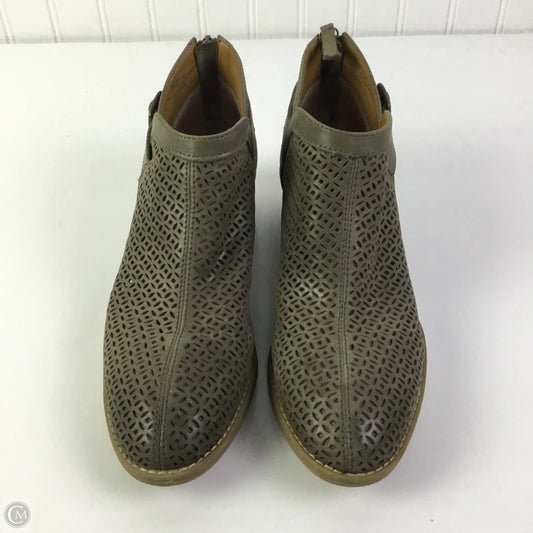 Boots Ankle Flats By Comfortiva In Brown, Size: 7