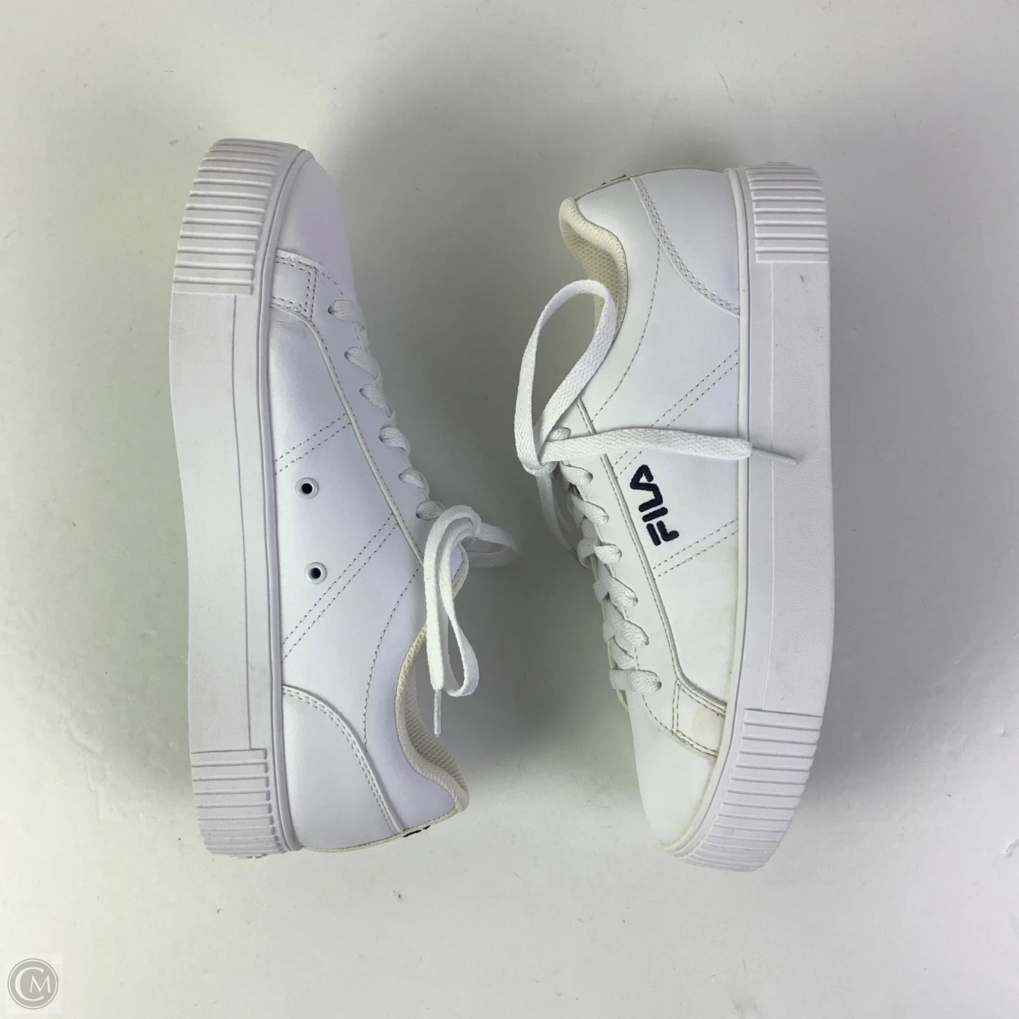 Shoes Sneakers By Fila In White, Size: 10