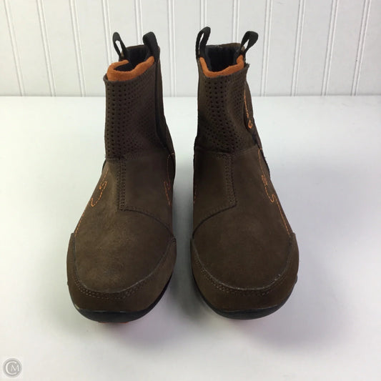 Boots Ankle Flats By Clothes Mentor In Brown, Size: 9