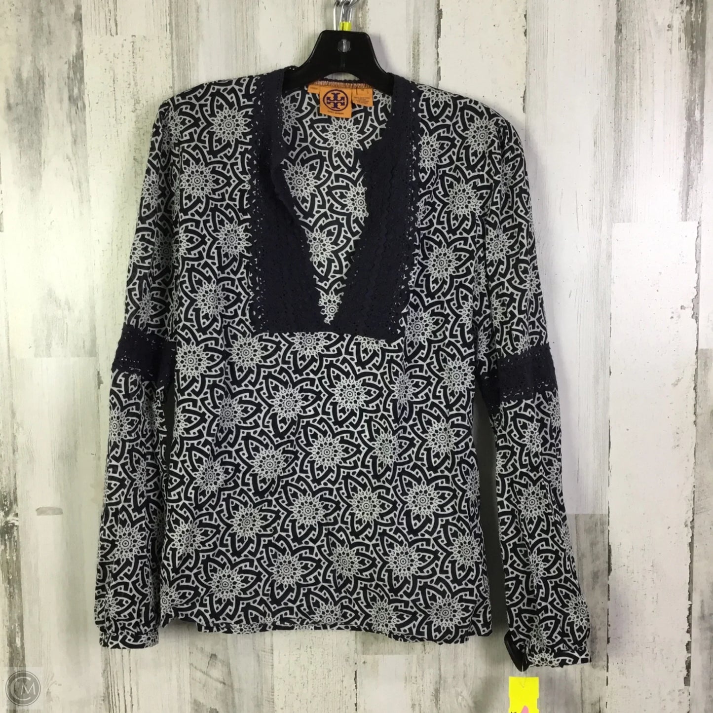 Top Long Sleeve Designer By Tory Burch In Blue & White, Size: M