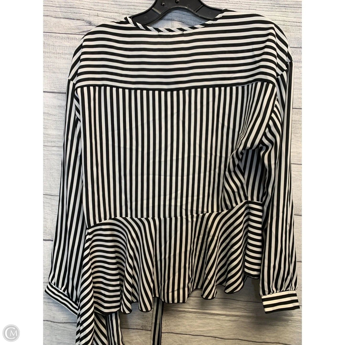 Blouse Long Sleeve By Fashion Nova In Pinstripe, Size: M