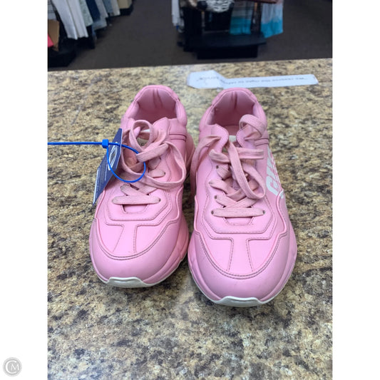 Shoes Luxury Designer By Gucci In Pink, Size: 5