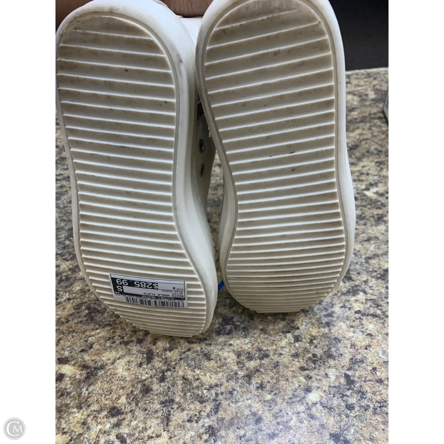 Boots Ankle Flats By Clothes Mentor In White, Size: 8