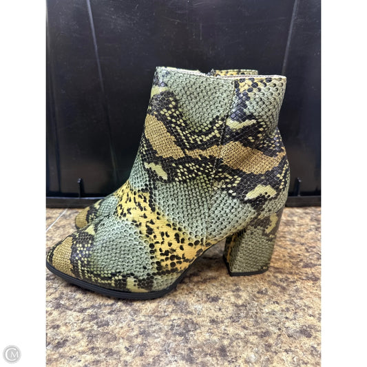 Boots Ankle Heels By Comfort Casual In Snakeskin Print, Size: 12