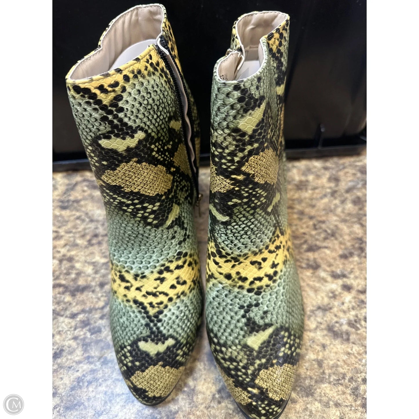 Boots Ankle Heels By Comfort Casual In Snakeskin Print, Size: 12