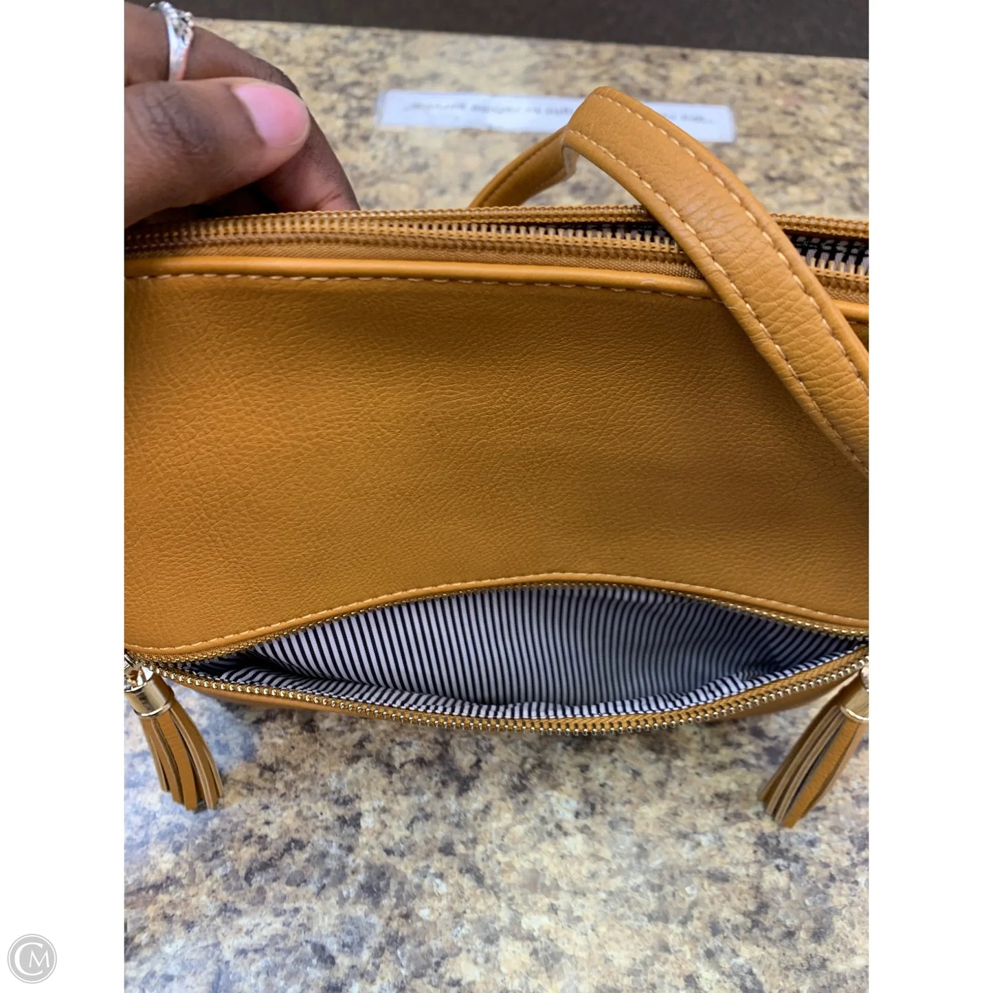 Crossbody By Cmf, Size: Medium