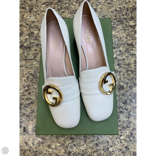 Shoes Luxury Designer By Gucci In Beige, Size: 7.5