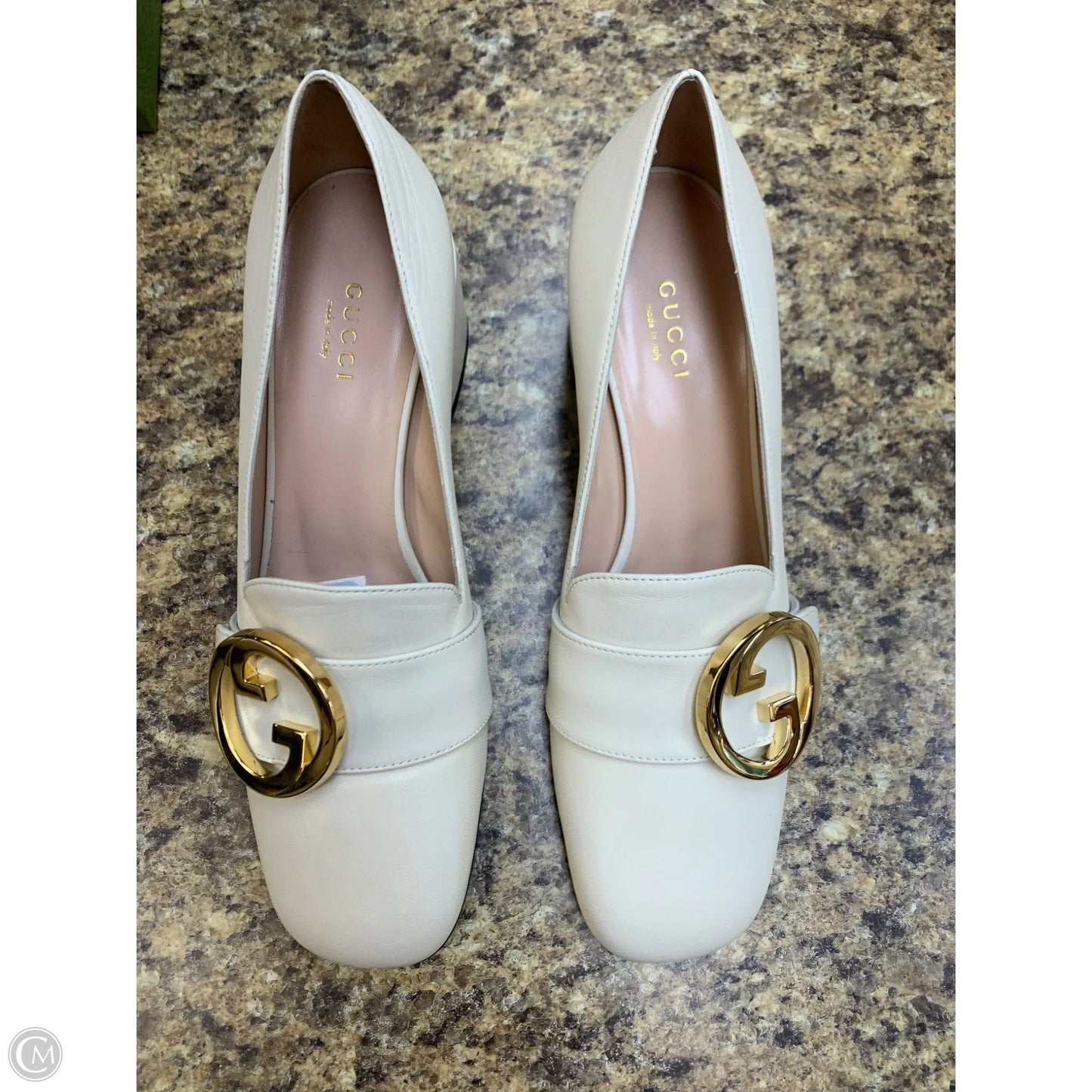 Shoes Luxury Designer By Gucci In Beige, Size: 7.5