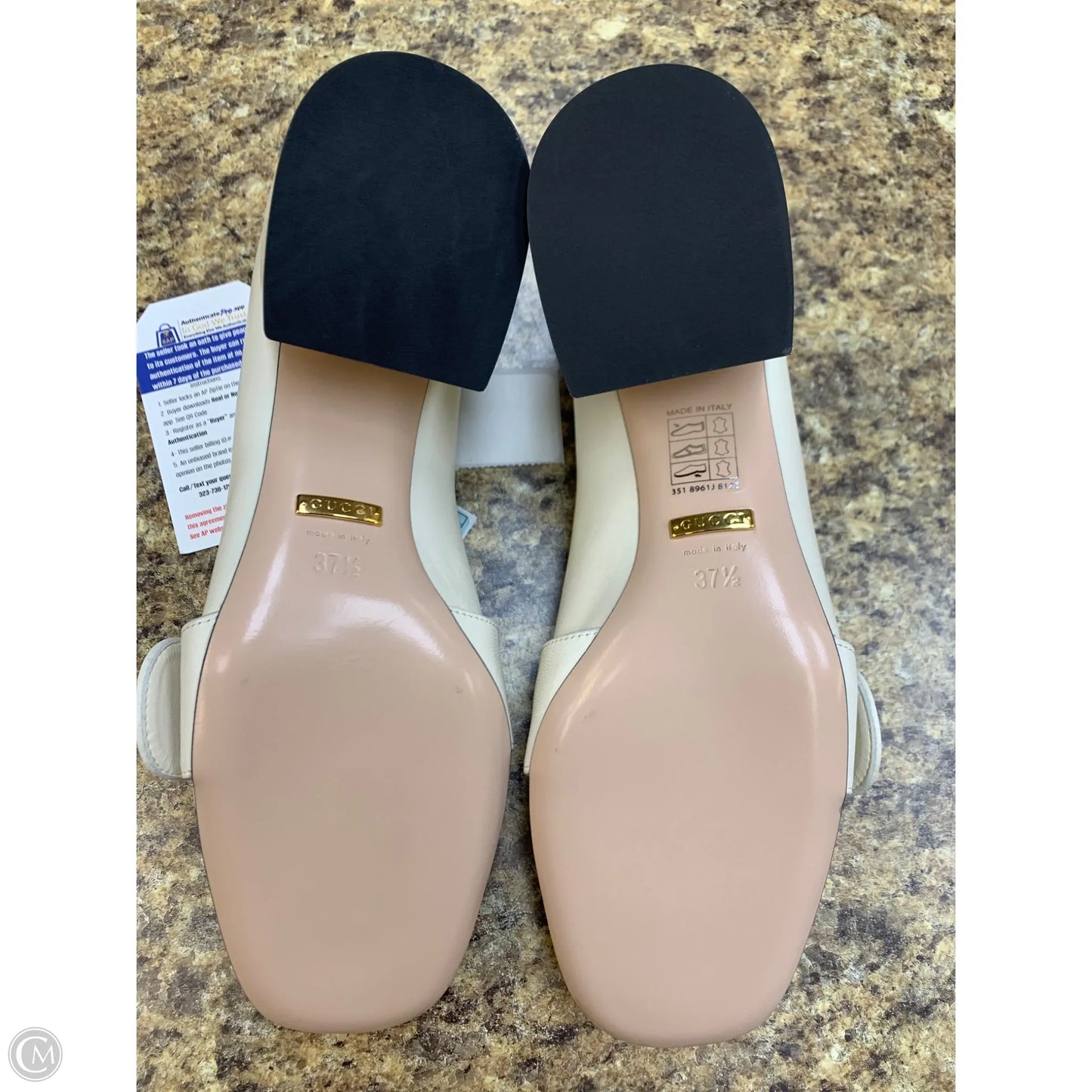 Shoes Luxury Designer By Gucci In Beige, Size: 7.5