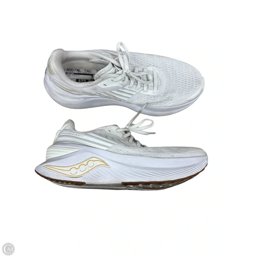 Shoes Athletic By Saucony In White, Size: 9.5