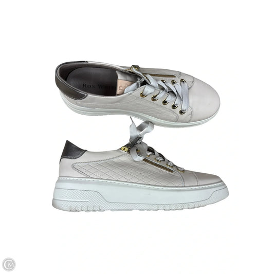 Shoes Sneakers By Clothes Mentor In Taupe, Size: 10.5