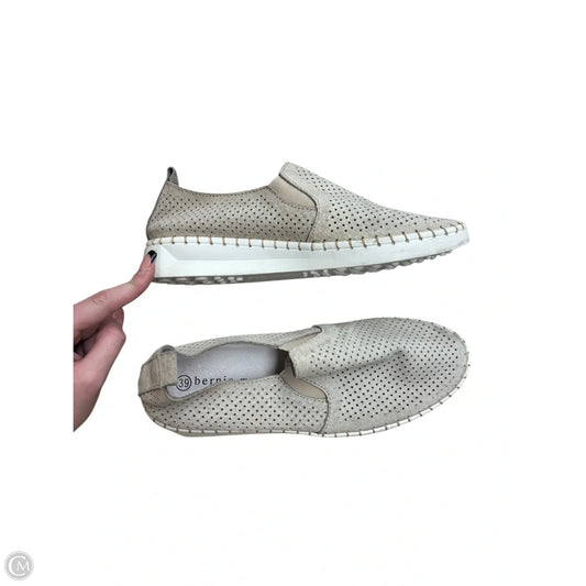 Shoes Flats By Bernie Mev In Taupe, Size: 8