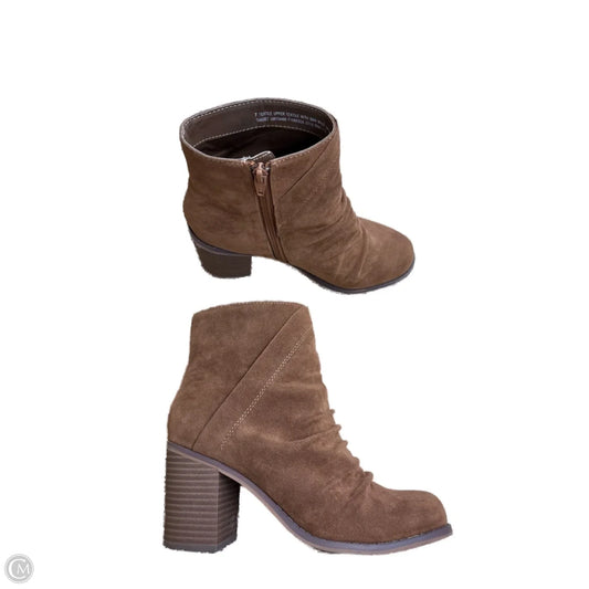 Boots Ankle Heels By Universal Thread In Brown, Size: 7