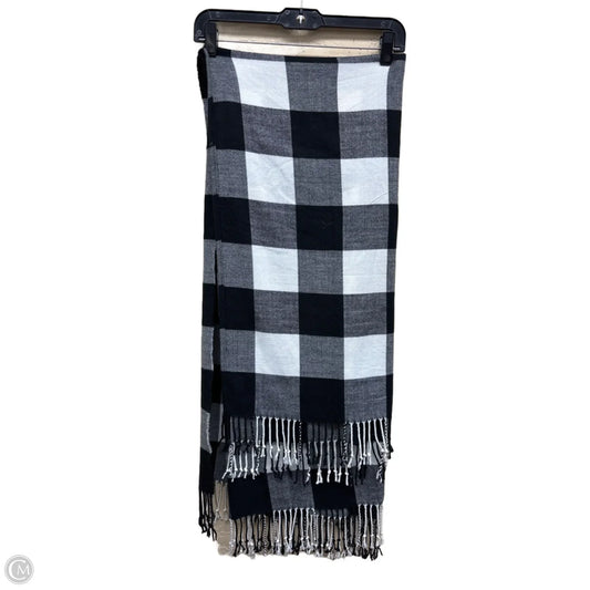 Poncho By Clothes Mentor In Plaid Pattern, Size: Osfm
