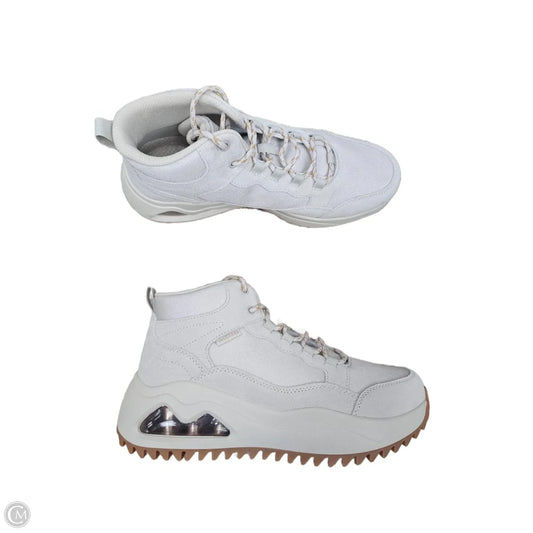 Shoes Sneakers By Skechers In Tan, Size: 10