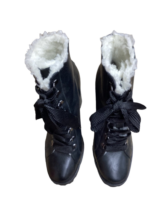 Boots Ankle Heels By Clothes Mentor  Size: 8