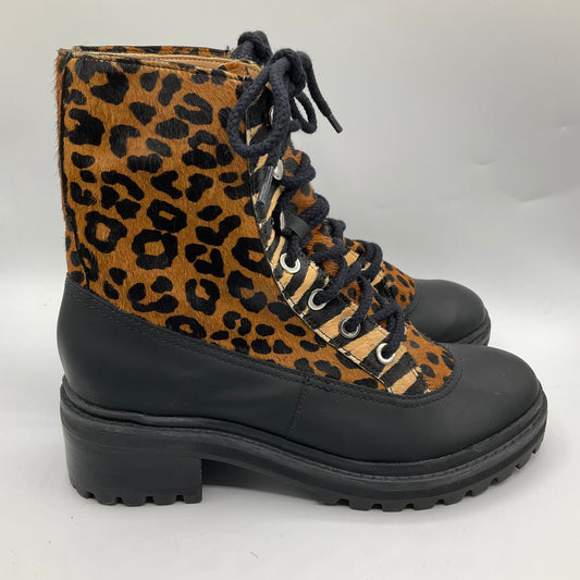 Boots Ankle Flats By Clothes Mentor In Animal Print, Size: 6.5