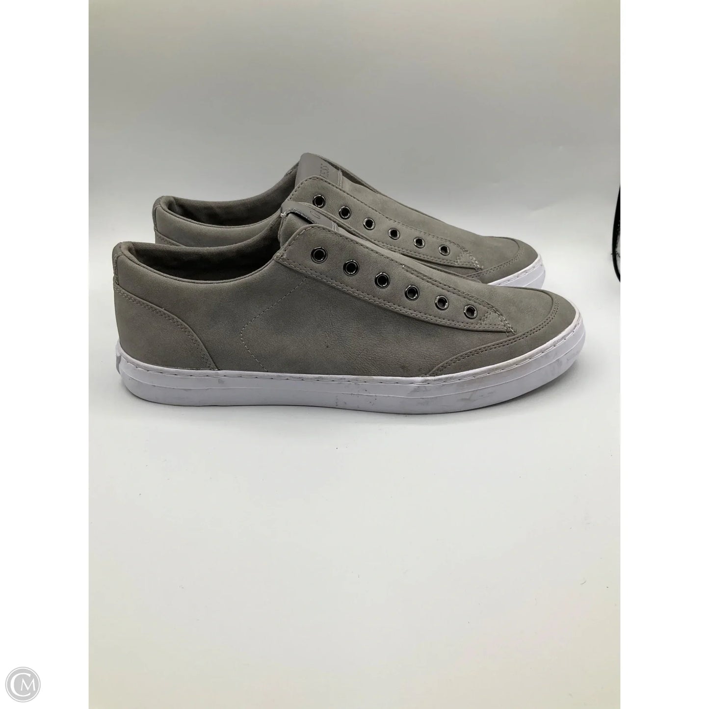 Shoes Sneakers By Guess In Grey, Size: 9.5