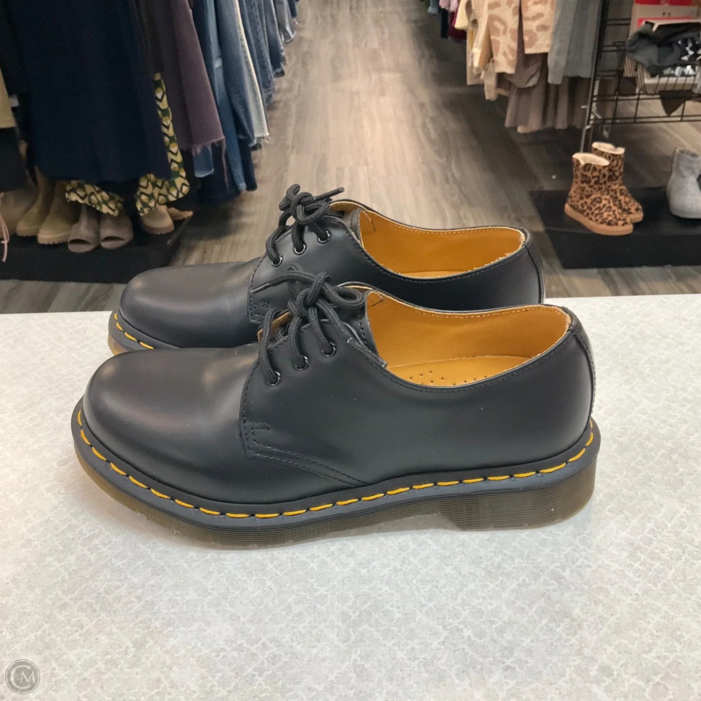 Shoes Flats By Dr Martens In Black, Size: 7