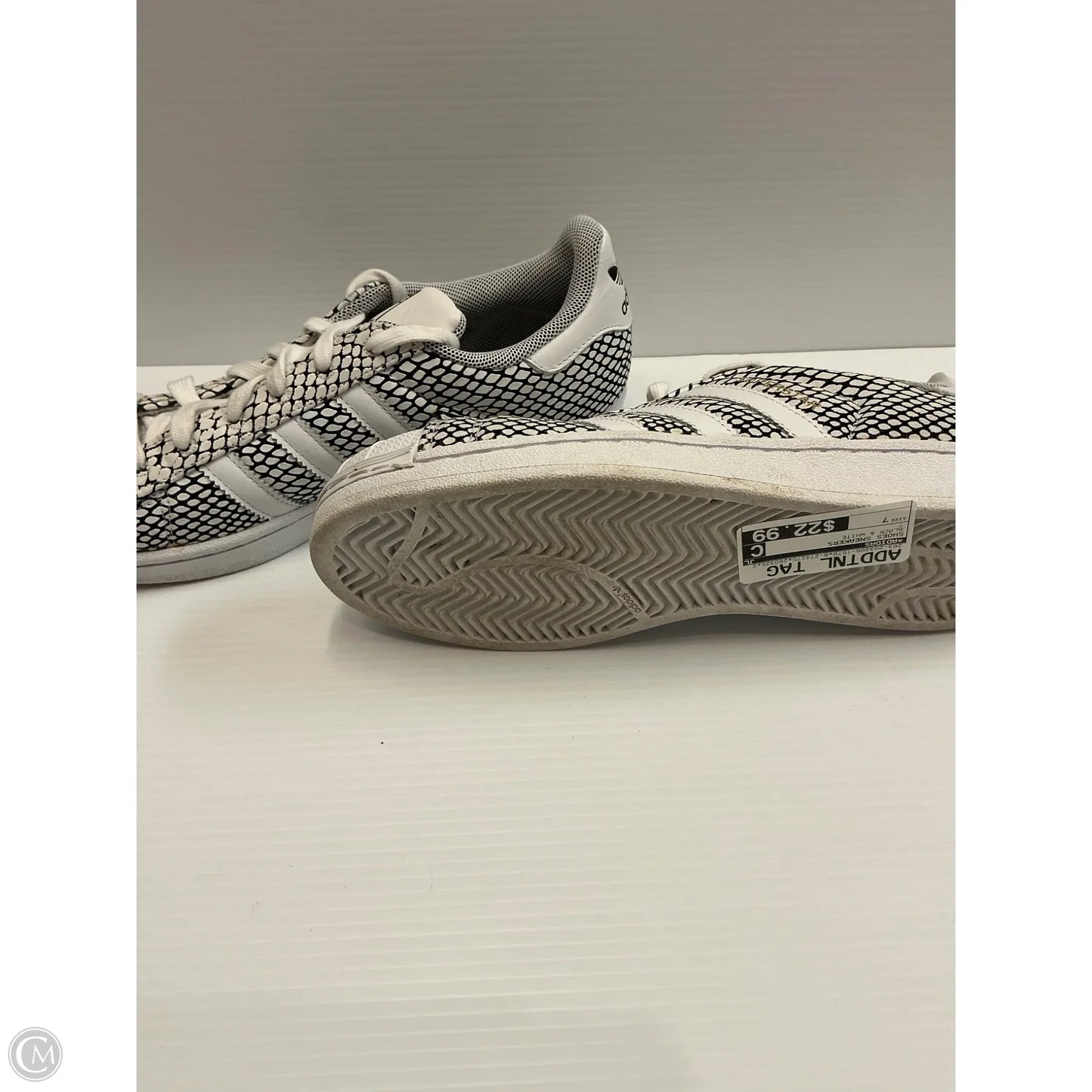 Shoes Sneakers By Adidas In Black & White, Size: 7