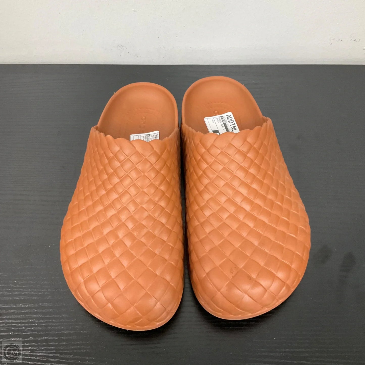 Shoes Flats By Crocs In Brown, Size: 7