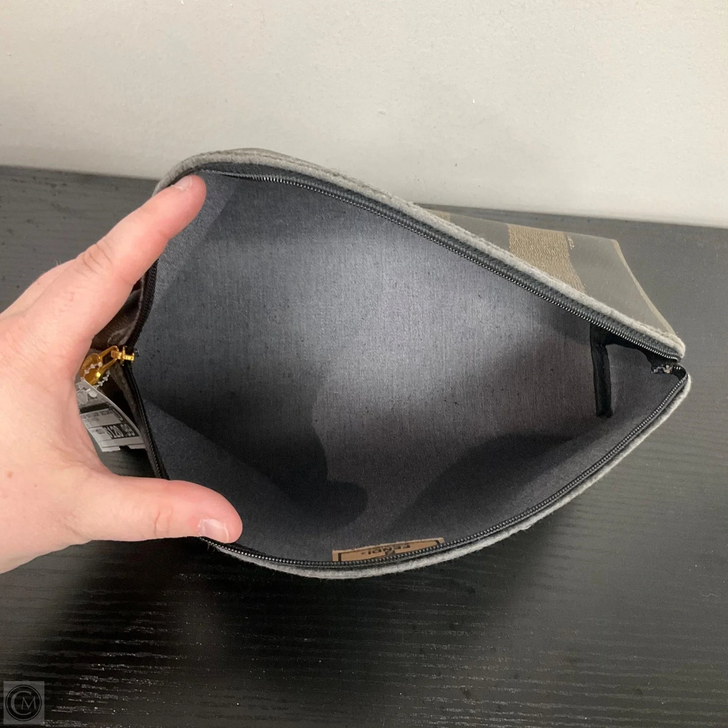 Makeup Bag Luxury Designer By Fendi, Size: Medium