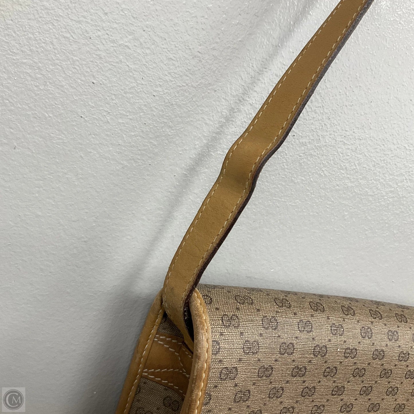 Crossbody Luxury Designer By Gucci, Size: Small