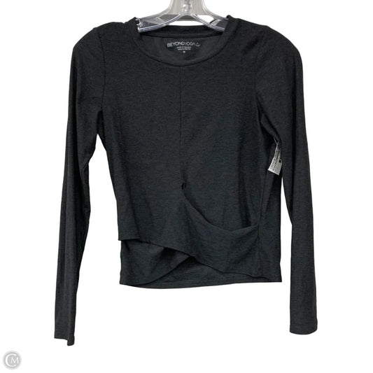 Athletic Top Long Sleeve Crewneck By Beyond Yoga In Black, Size: M