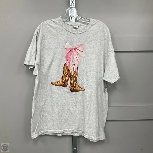 Top Short Sleeve By Gildan In Grey, Size: Xl